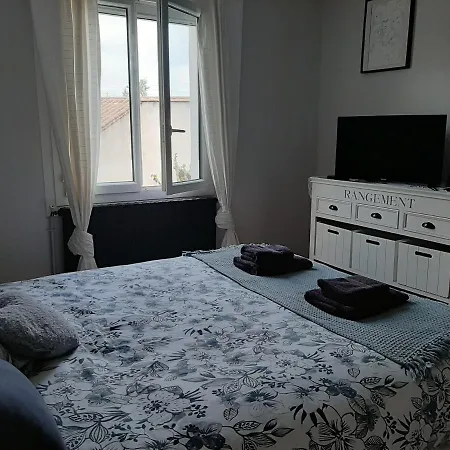 Double Dans Maison Chaleureuse Et Familiale 住宿加早餐酒店